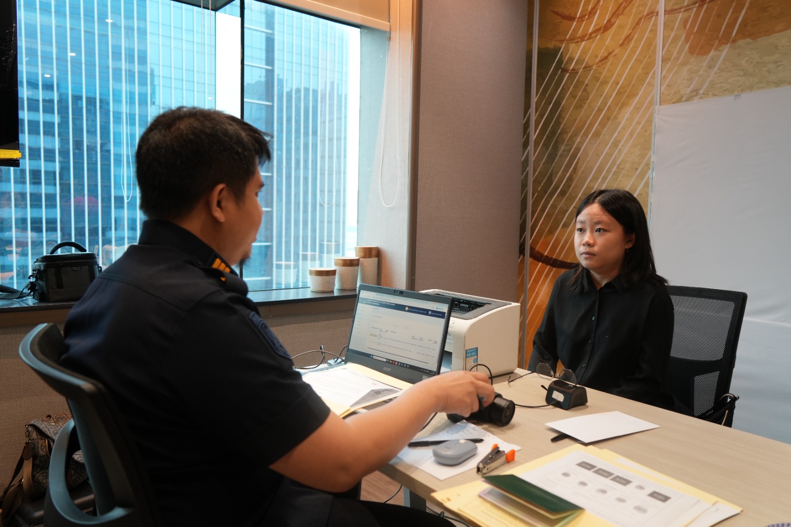 Kantor Imigrasi Jakarta Pusat - Dekatkan Pelayanan kepada Masyarakat, Imigrasi Jakarta Pusat Gelar Eazy Paspor di Wisma Asia 1